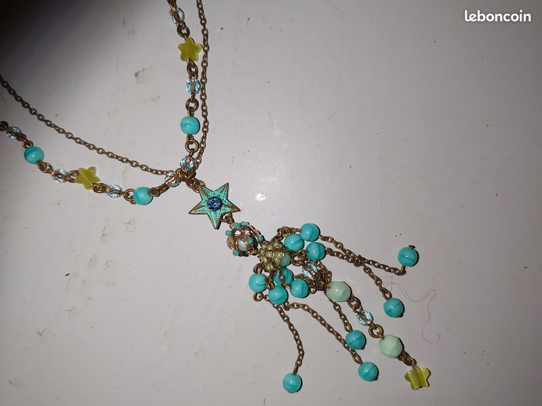 Ancien collier aux grosses perles bleues en verre - Le Grenier de Lisette