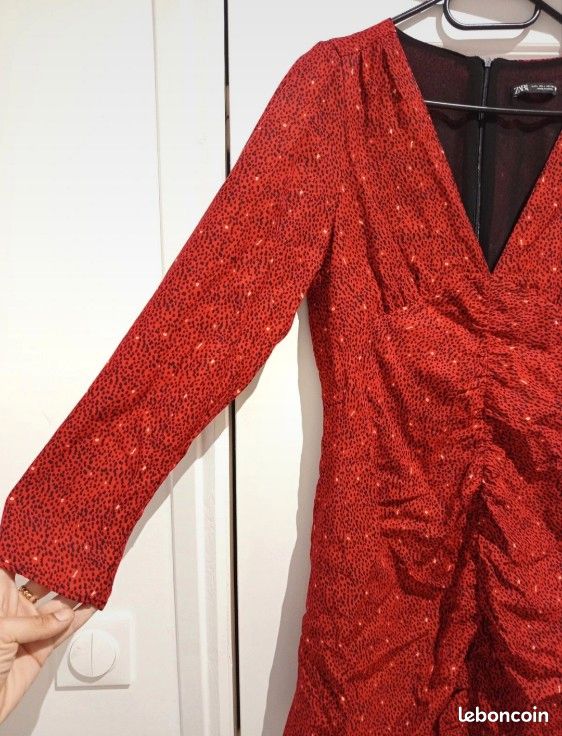 Robe courte manches longues Zara rouge imprimée taille L 40 en