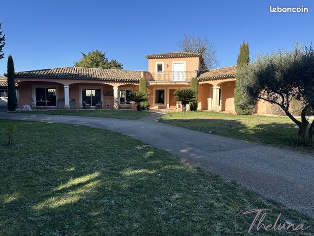 Villa 6 pièces 198 m²