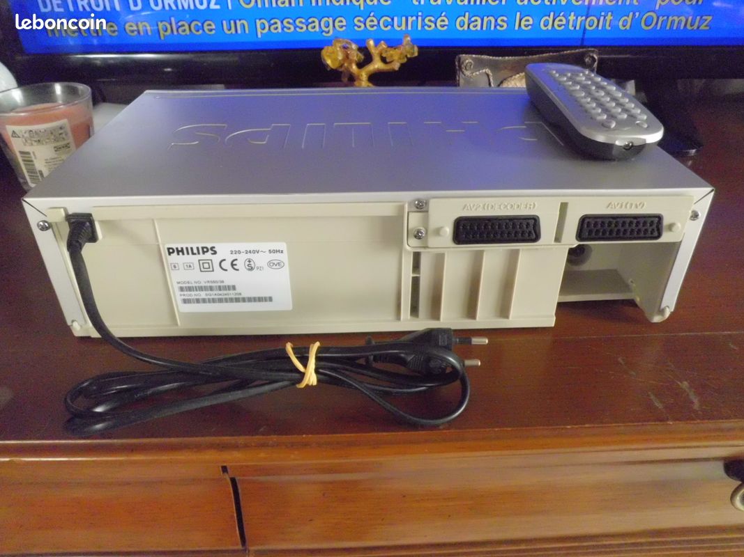MAGNÉTOSCOPE LECTEUR VHS " PHILIPS VR 550 " Hifi-Stéréo Télécommande
