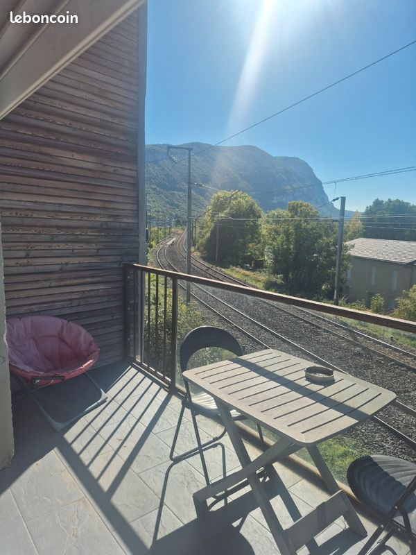 Appartement 2 pièces 32 m² · à Annemasse · 31,5 m² · 1 200 €/mois