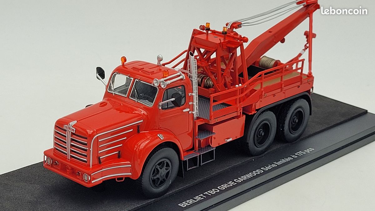 Dinky Toys 589 - BERLIET Gak dépanneuse rouge 1:43 - Atlas