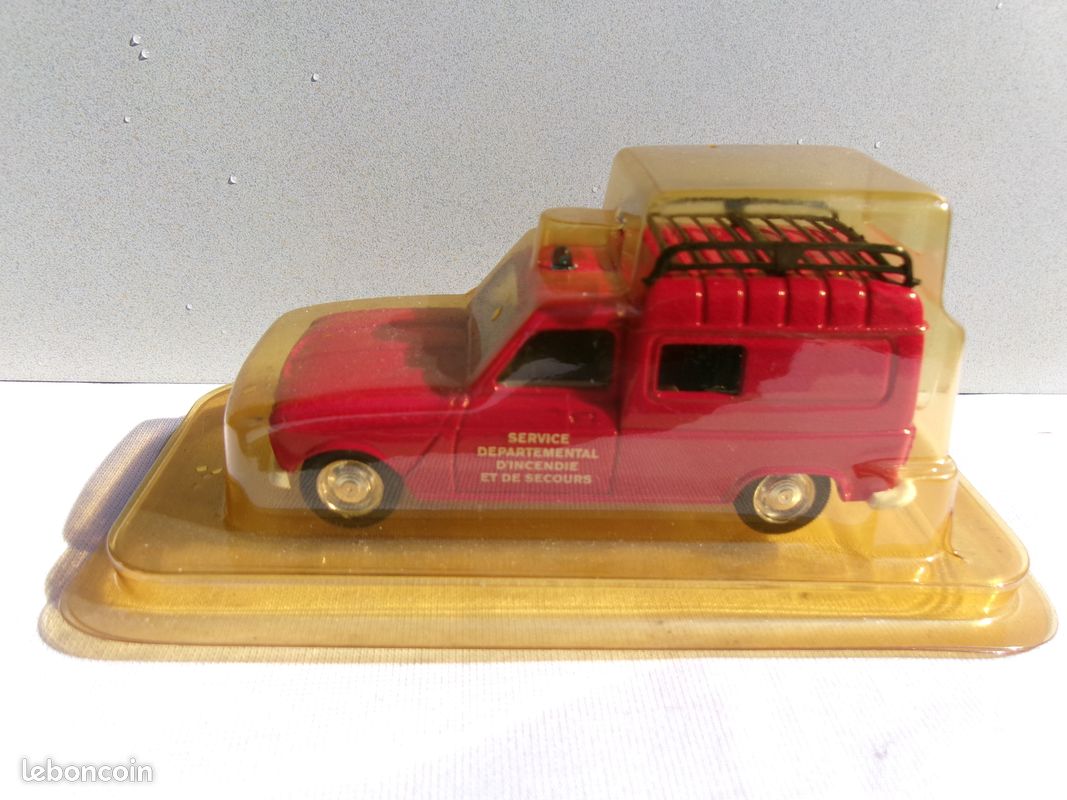Solido, 1/43, Renault 4 fourgonnette neuf sous blister - Collection