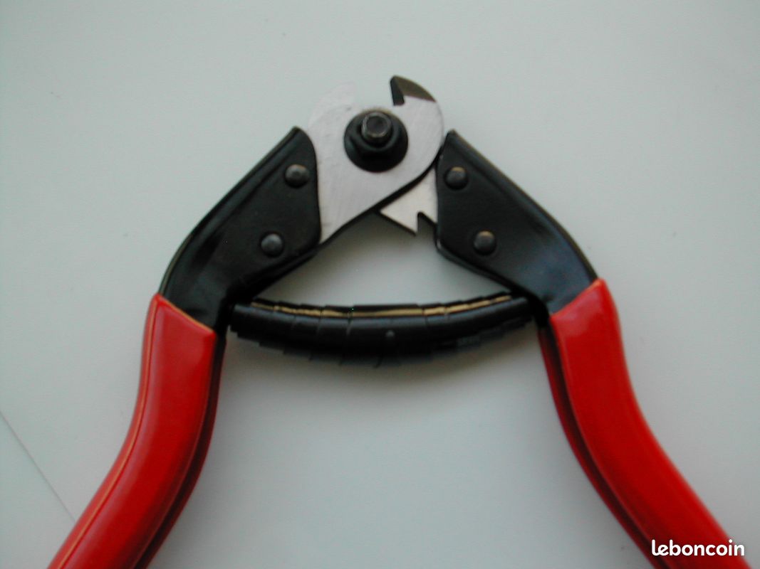 Lot De 2 Pinces Coupantes FELCO C7 Pour Câble - Outils Suisses - Occasion