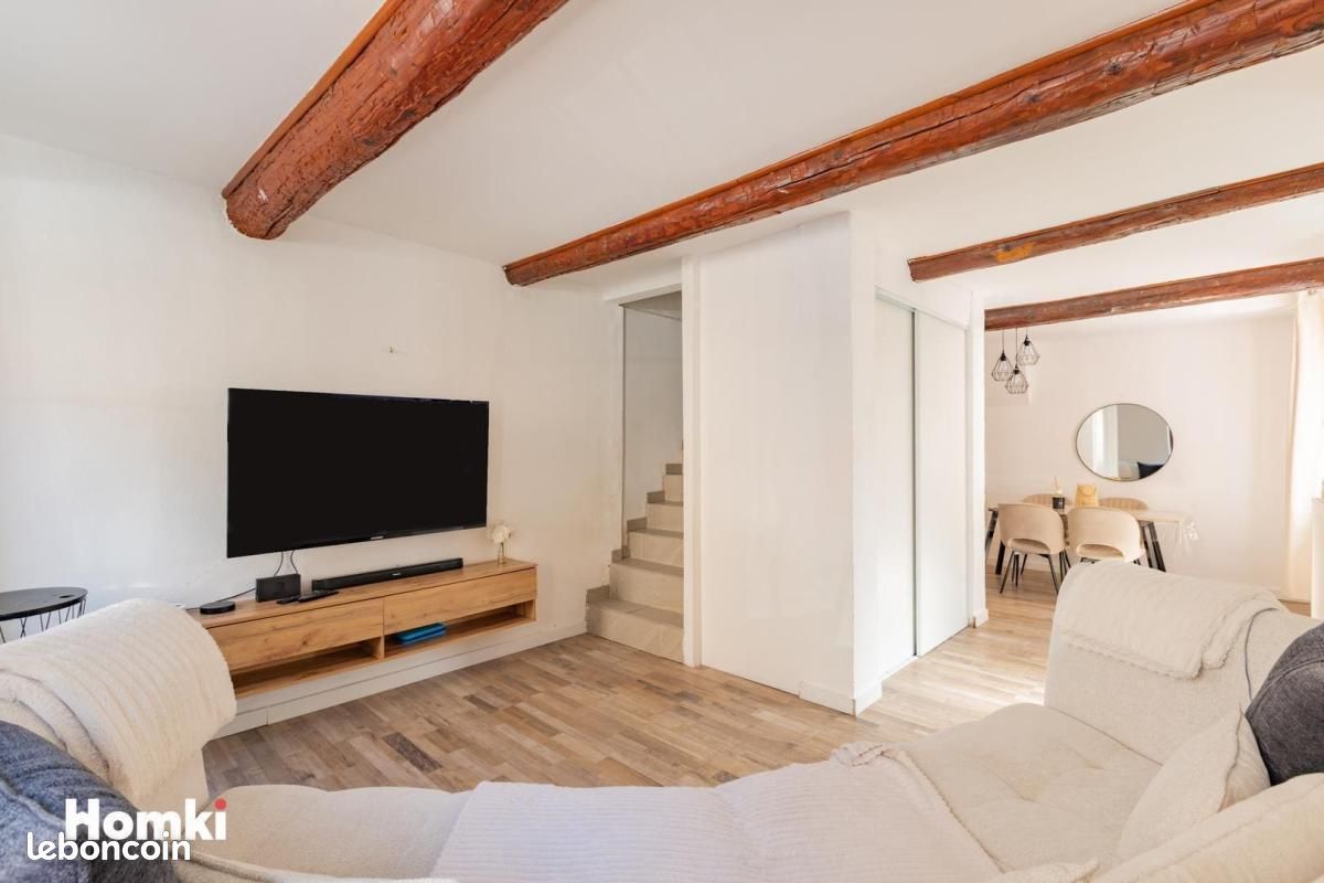 Maison 8 pièces 250 m² · à Coursan · 250 m² · 240 000 €