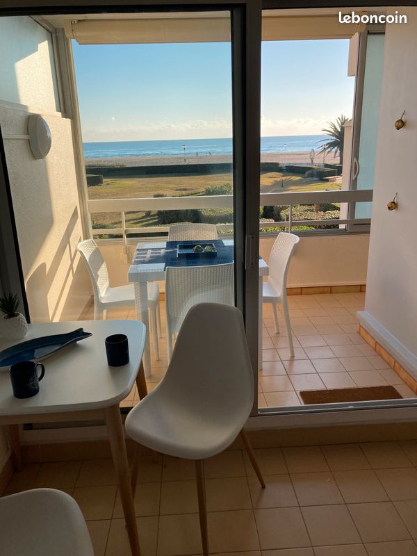 T 2 - Vue mer - accès direct plage - Garage box sous immeuble (image 8)