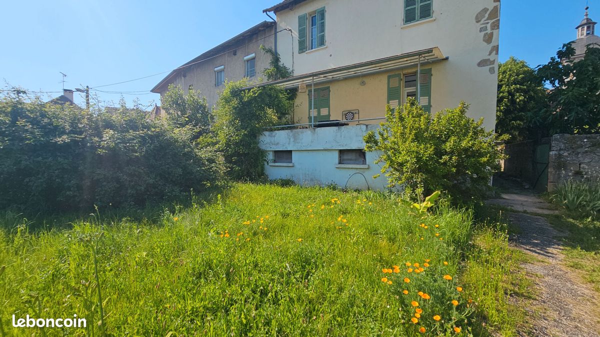 Immeuble 100 m² · à Saint-Genix-les-Villages · 100 m² · 139 000 €
