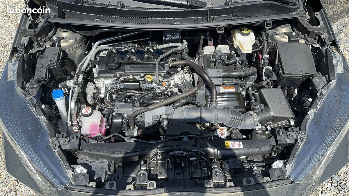 Toyota Yaris IV 1.5 VVTi 116 Hybrid E-CVT Iconic (image 15)