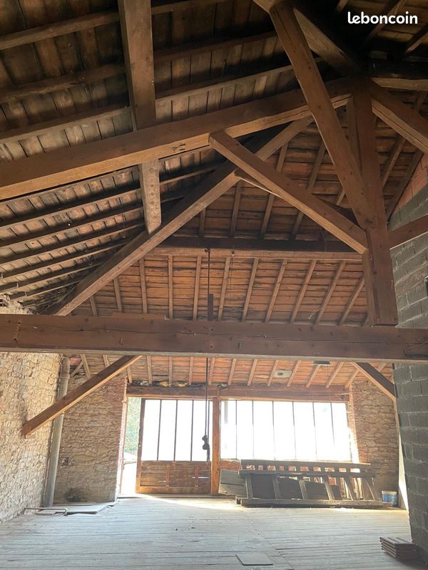 Immeuble 352 m² · à Fontaines-Saint-Martin · 352 m² · 339 000 €