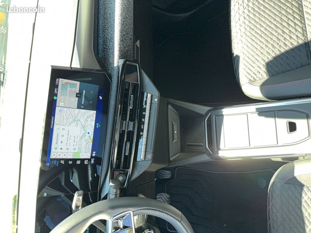 RENAULT Clio E-Tech full hybrid 160 ch Techno (image 12)
