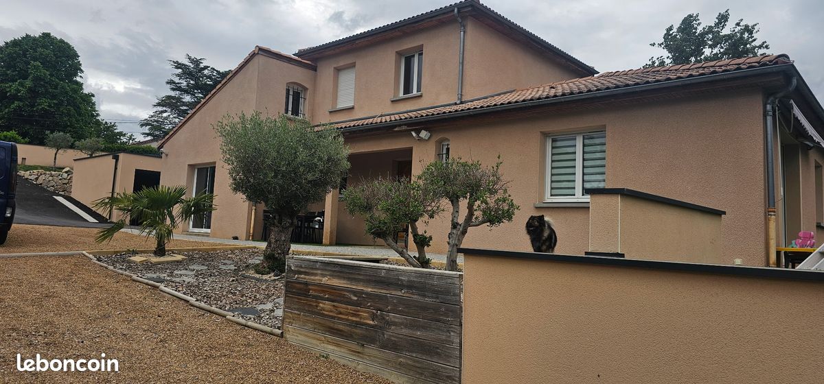 Maison 5 pièces 145 m² · à Beauregard-l'Évêque · 145 m² · 470 000 €