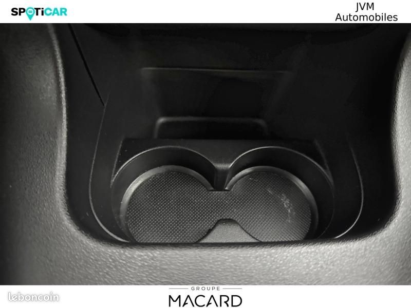 Citroen C3 1.2 PureTech 83ch S&S Feel Pack (image 30)