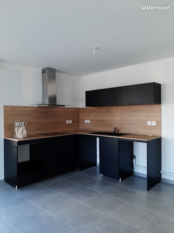 Appartement 3 pièces 64 m² · à Vaulx-en-Velin · 64 m² · 993 €