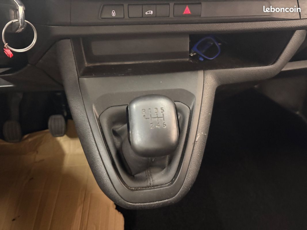 Peugeot EXPERT FOURGON M (L2) Cabine Repliable entretien complet/6 places (image 23)