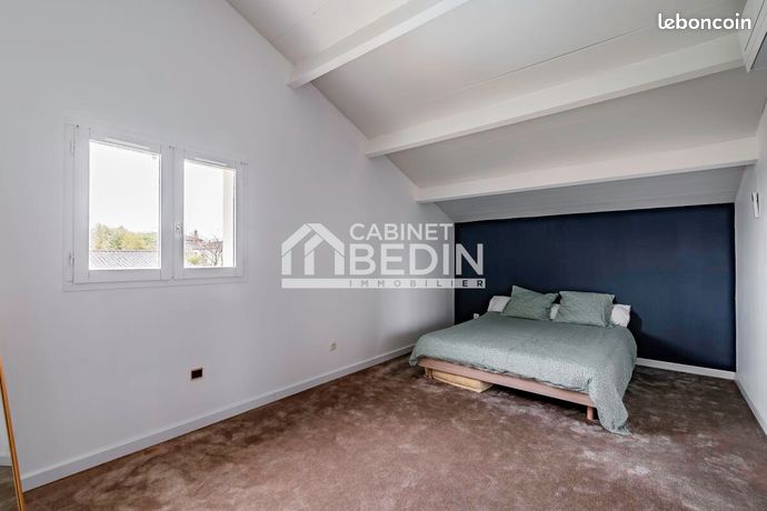 https://img.leboncoin.fr/api/v1/lbcpb1/images/92/80/7c/92807c1a5edea4d20a183549d848cb52c52e41eb.jpg?rule=ad-image