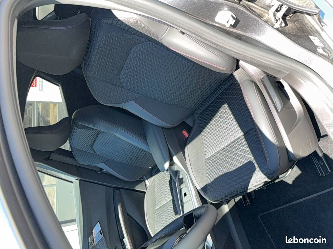 RENAULT Clio E-Tech full hybrid 160 ch Techno (image 9)