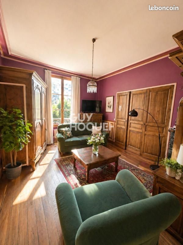 Maison 8 pièces 250 m² · à Clermont · 250 m² · 250 000 €