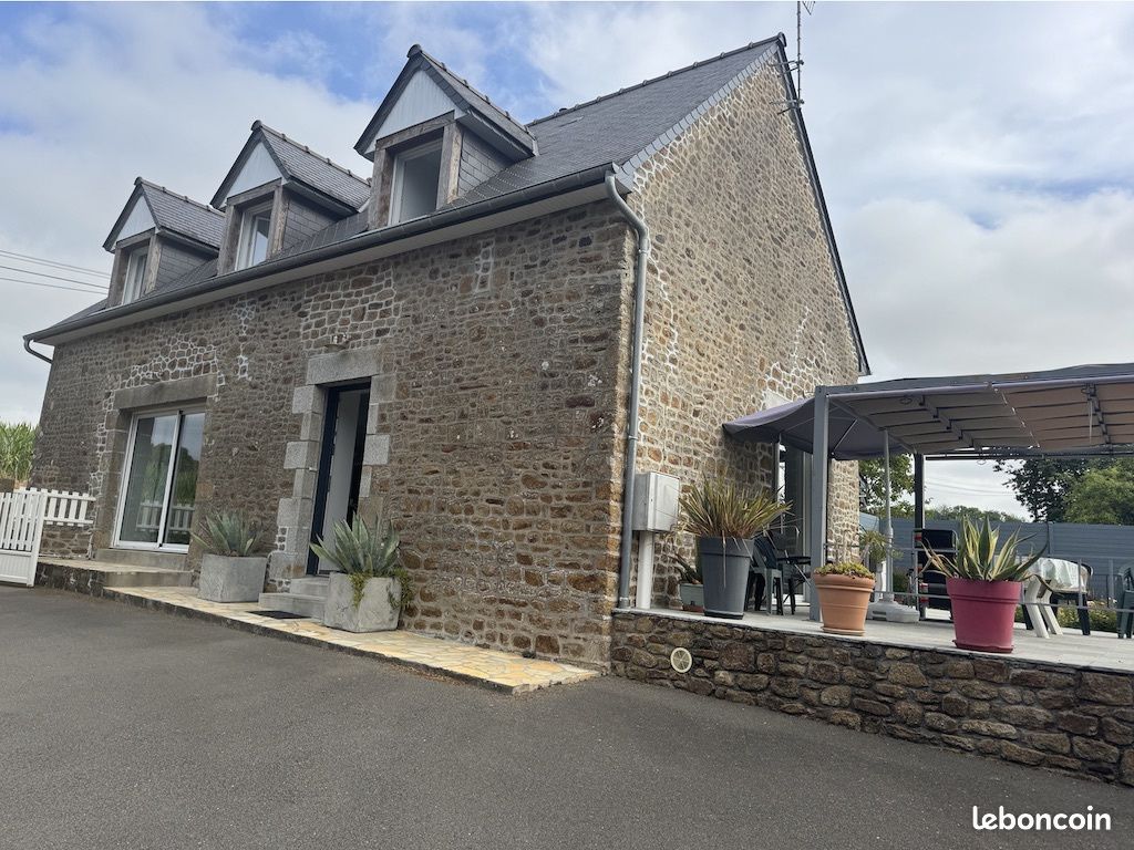 Maison 8 pièces 174 m² · à Saint-Pierre-des-Landes · 174 m² · 312 700 €