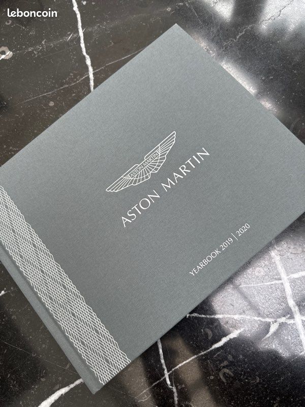 Livre Yearbook 2019-2020 Aston Martin - Collection