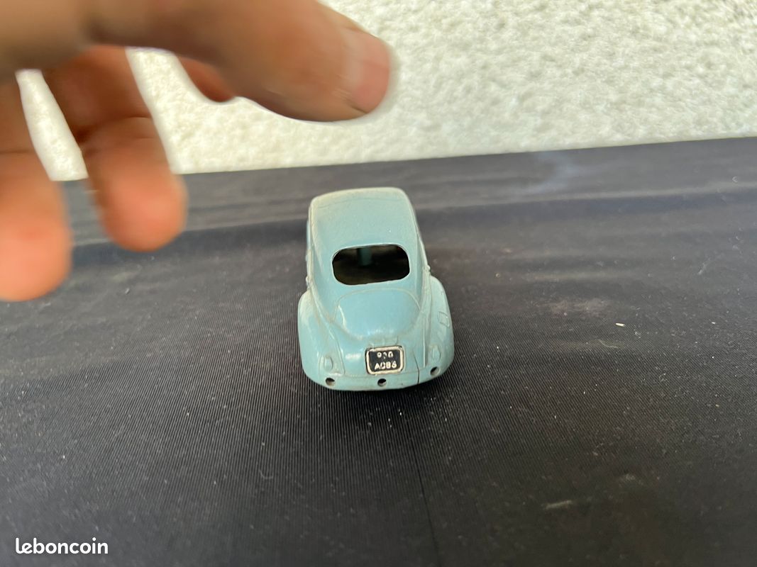 Peugeot 203 grise (Norev) 1/87e