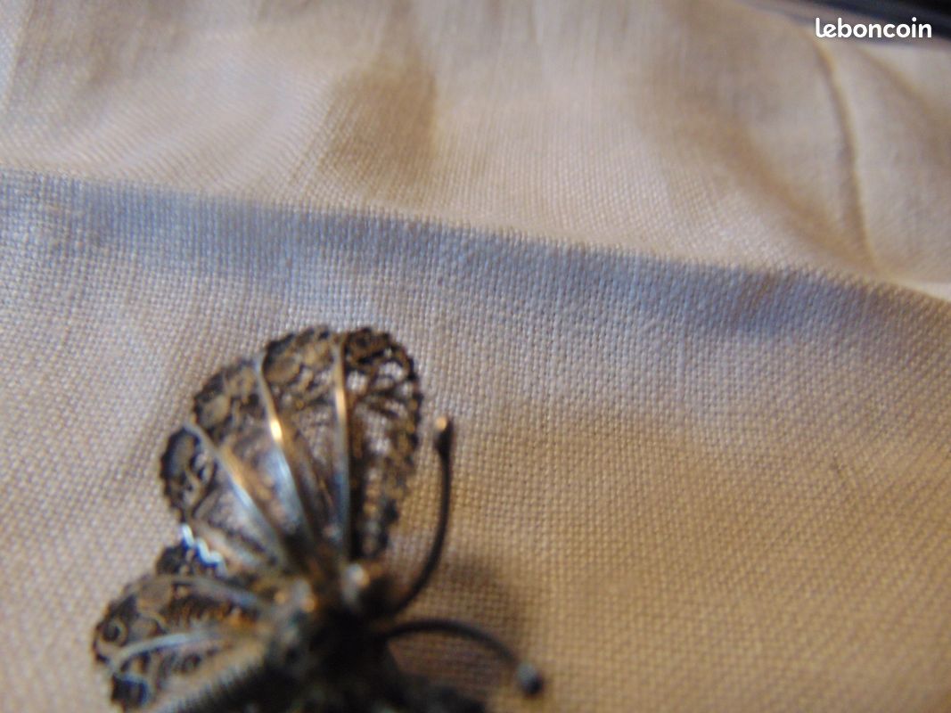 Broche Papillon Ancienne – Filigrane Argenté – Bijou Vintage Délicat – 2816