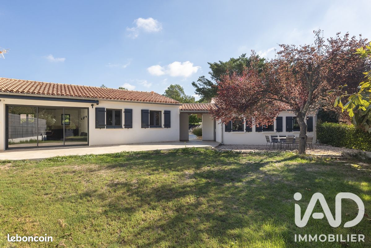 Maison 5 pièces 112 m² · à Saint-Cannat · 112 m² · 564 000 €