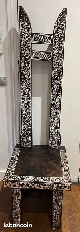 Chaise Trône sculptée – Art primitif Timor – Bois massif – artisanal, ethnique – modele 2 (image 1)
