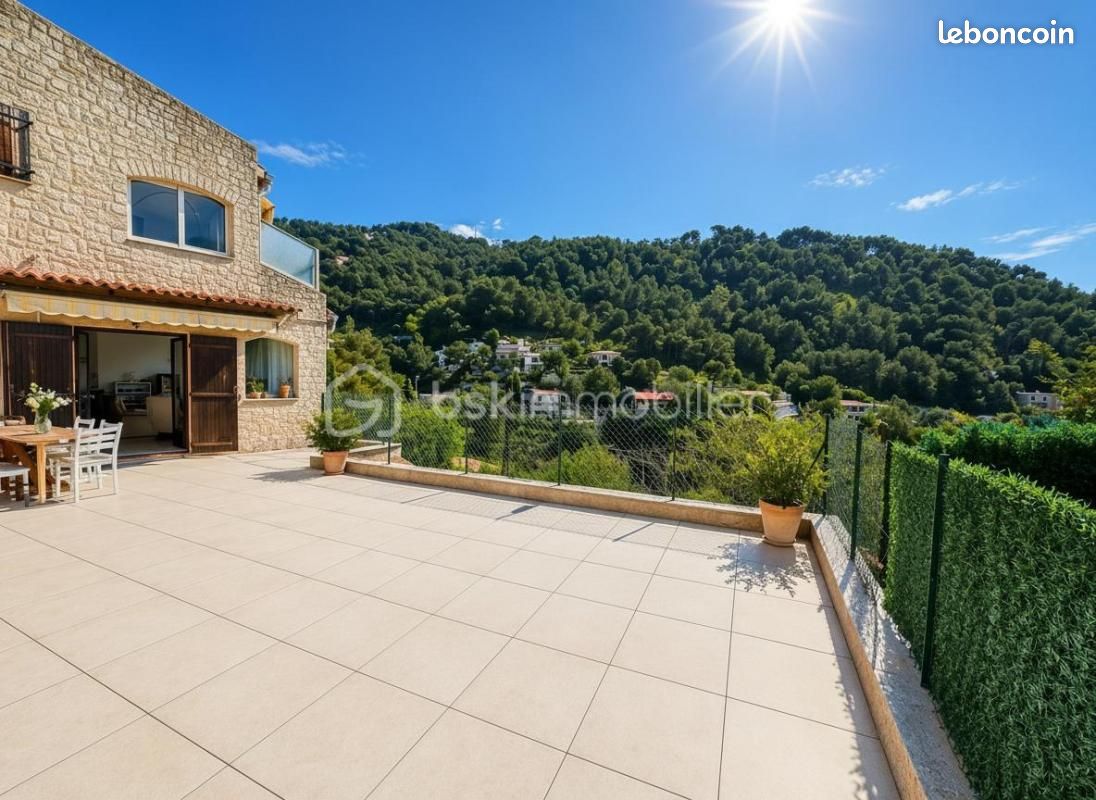 Appartement 3 pièces 93 m² · à Roquebrune-Cap-Martin · 93 m² · 490 000 €