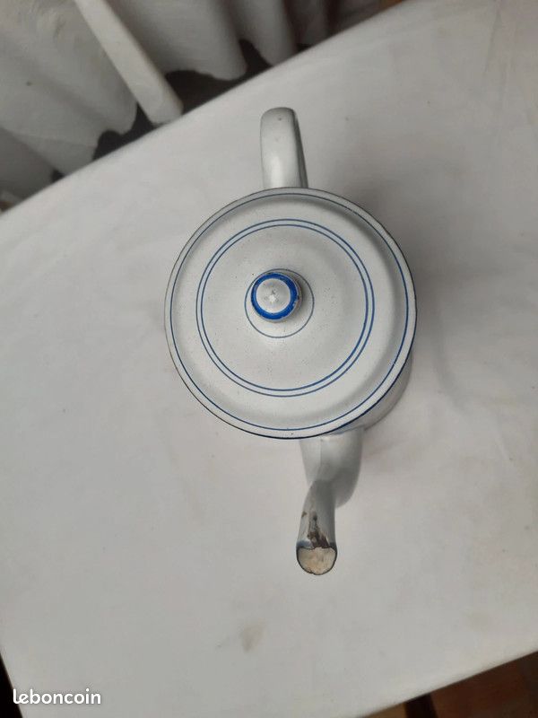 Cafetière vintage en tôle émaillé à décor floral (image 9)