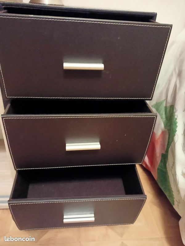 Ensemble bureau avec deux grands tiroirs incorpores et ses deux meubles 3 tiroirs assortis (image 4)
