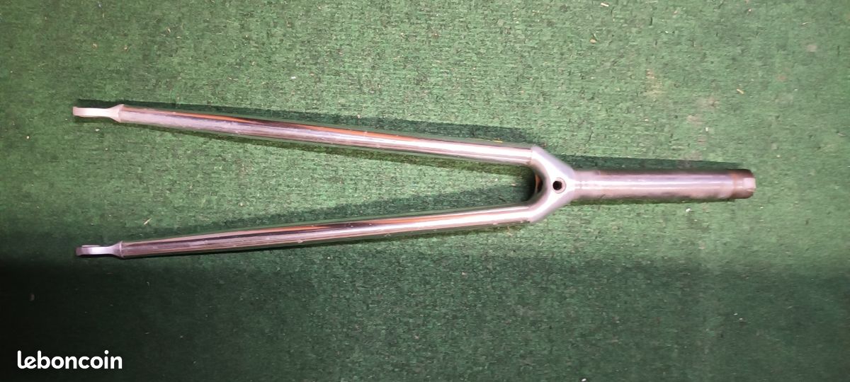 VINTAGE FOURCHE DE vélo femme ville pour roues en 650 avec jeu de direction . EUR 20,00 - FR