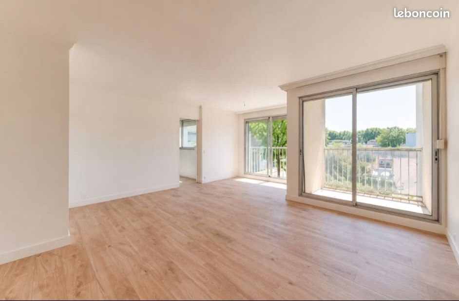 Appartement 5 pièces 100 m² · à Saint-Priest · 100 m² · 1 340 €/mois