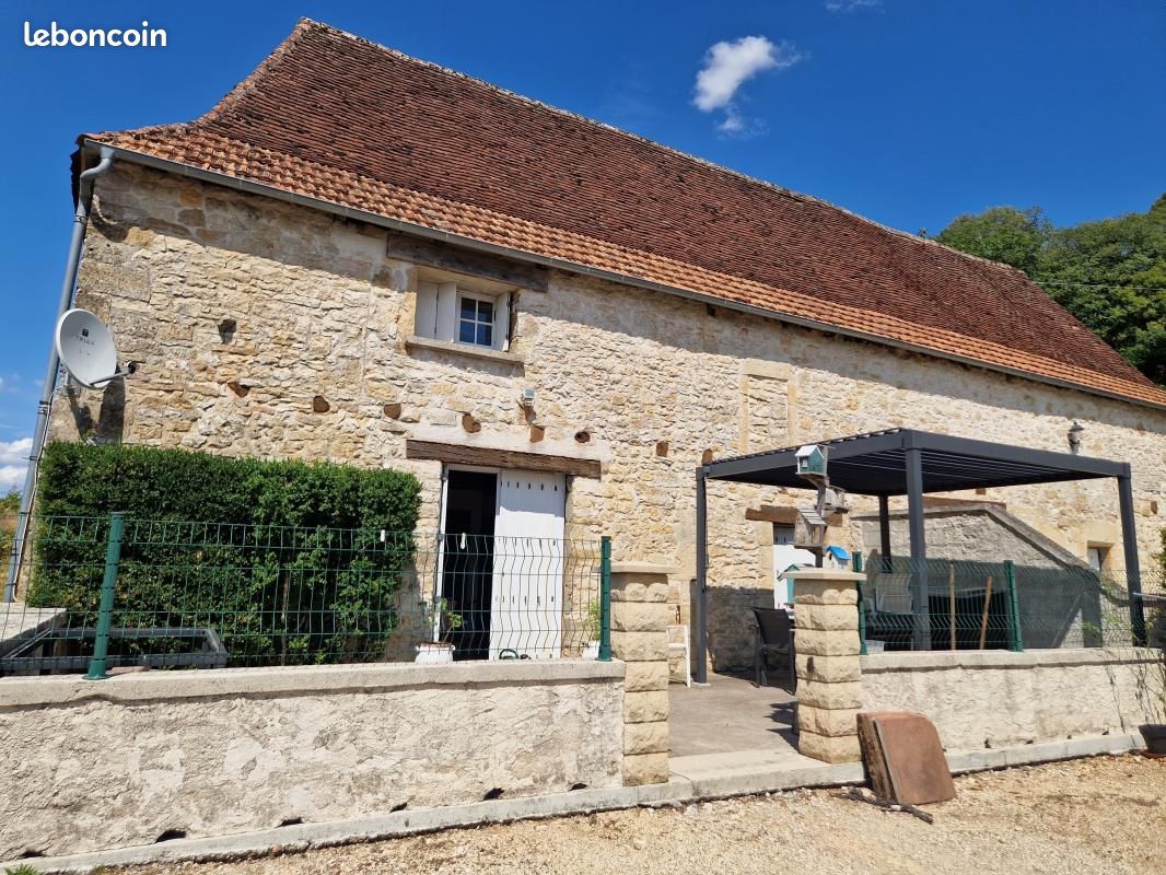 Maison 9 pièces 248 m² · à Azerat · 248 m² · 368 000 €