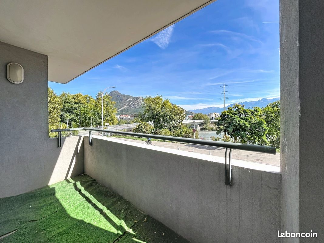 Appartement 2 pièces 46 m² · à Fontaine · 46 m² · 120 000 €
