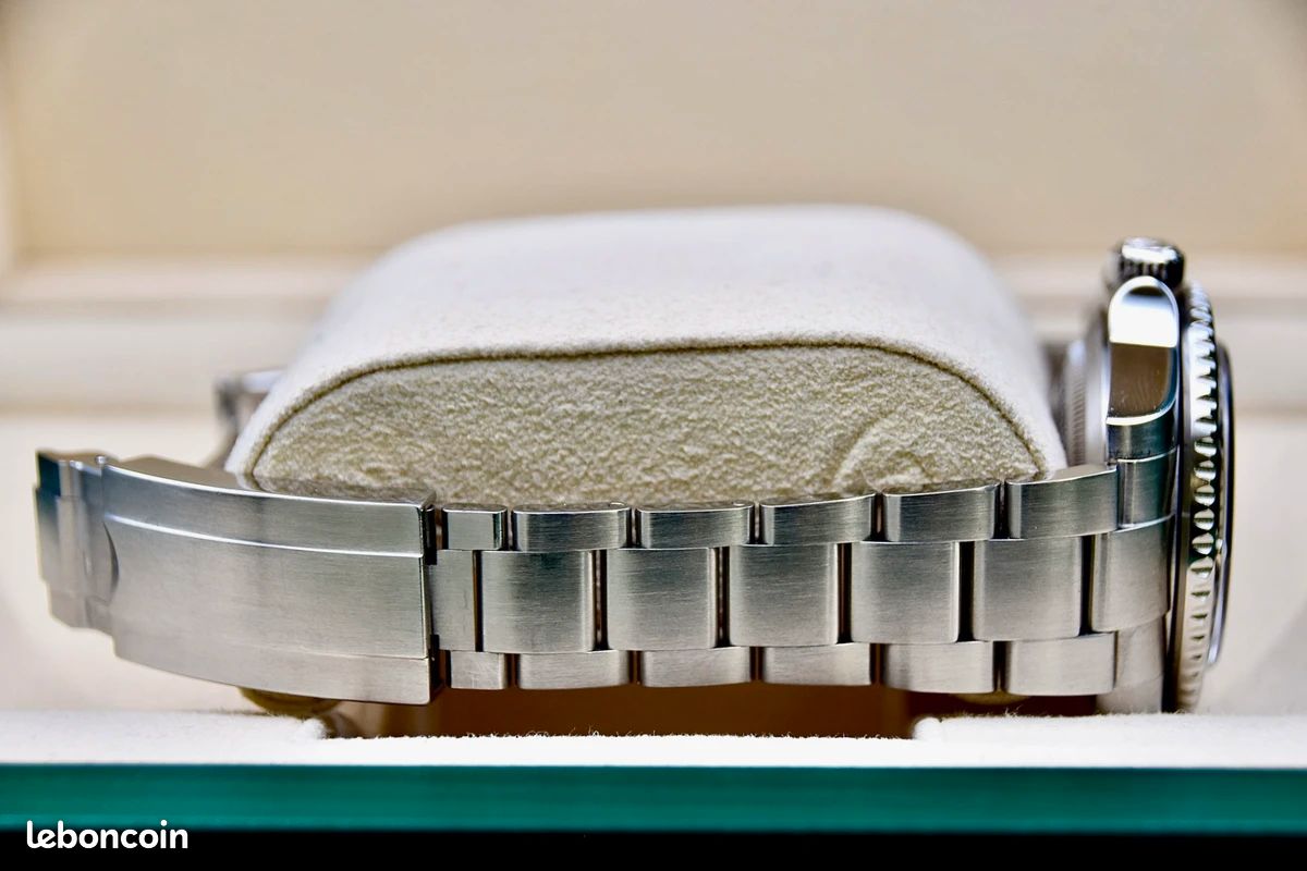 Rolex sea dweller 4000 - 116600 (2016) (image 5)