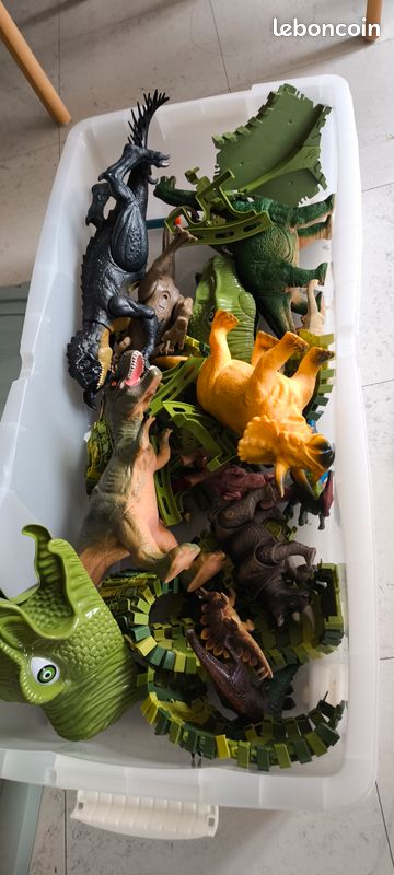 Lot de dinosaures et circuit (image 5)