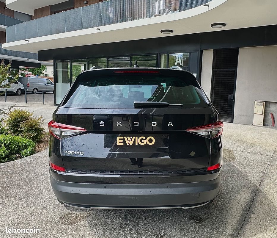 Skoda kodiaq 2.0 tdi 150 ch scr style 4x2 dsg 7pl / toit ouvrant / entretien constructeur (image 4)