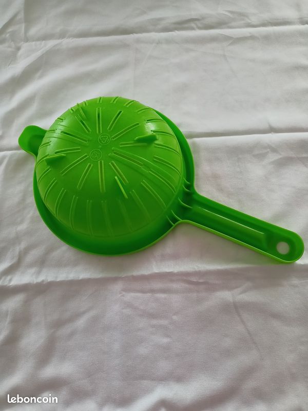 Passoire verte plastique (image 2)