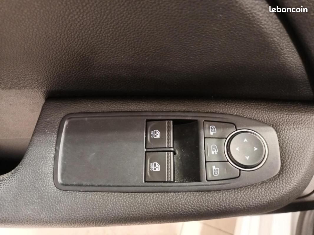 Renault Clio V E-Tech 140 - 21N Business (image 14)