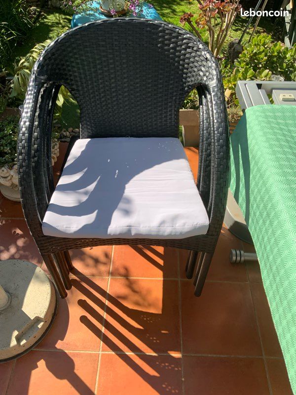 4 Fauteuils rotin noir (image 2)