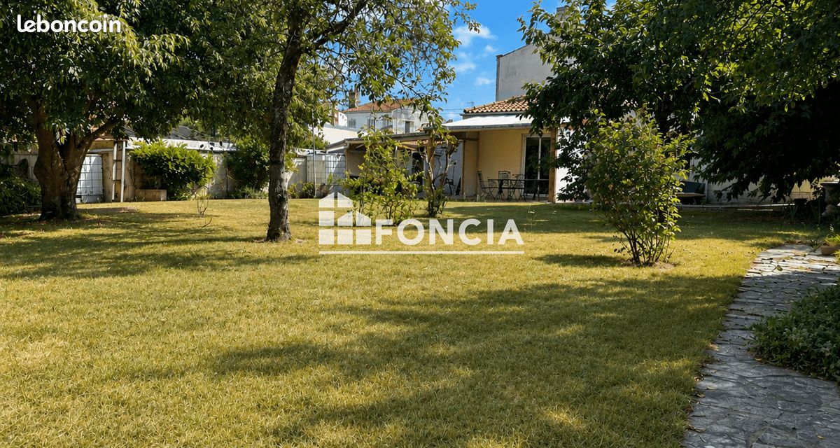 Maison 7 pièces 250 m² · à Rochefort · 250 m² · 530 000 €