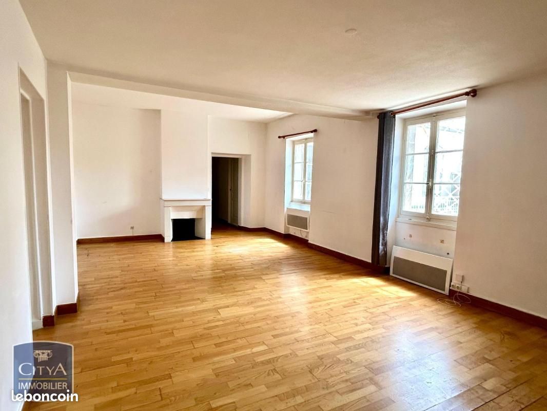 Appartement 4 pièces 107 m² · à Castres · 107 m² · 720 €