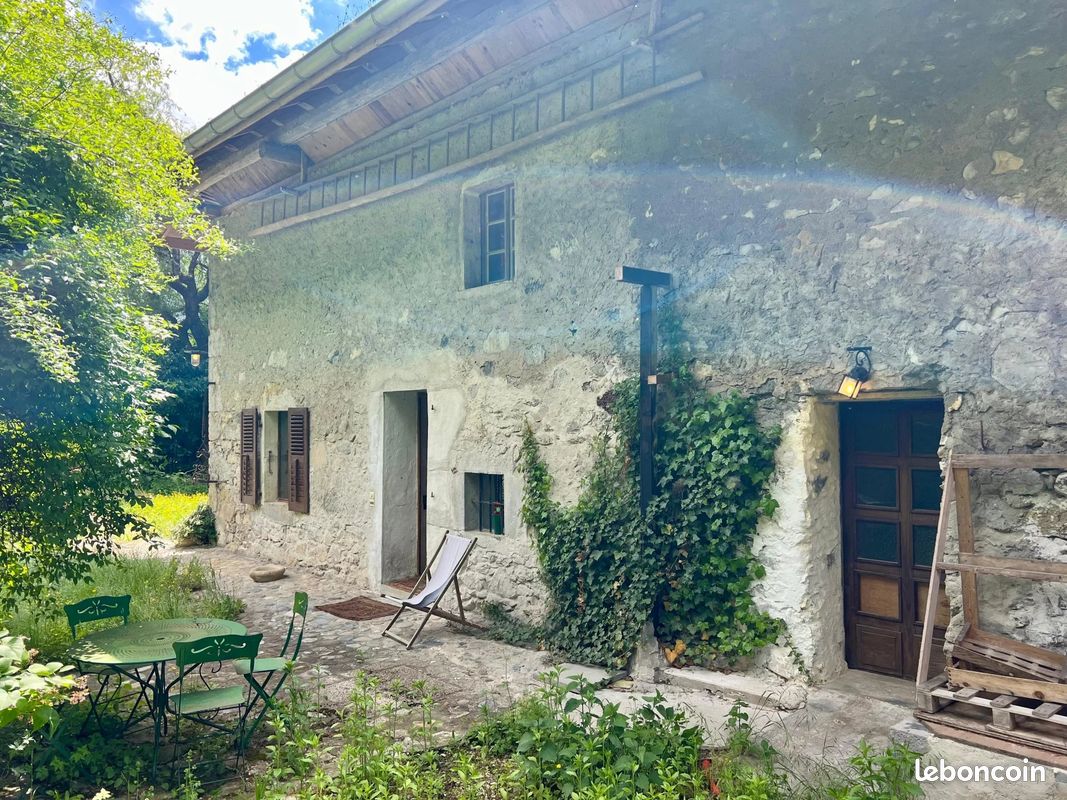 Maison 5 pièces 90 m² · à Allèves · 90 m² · 299 000 €