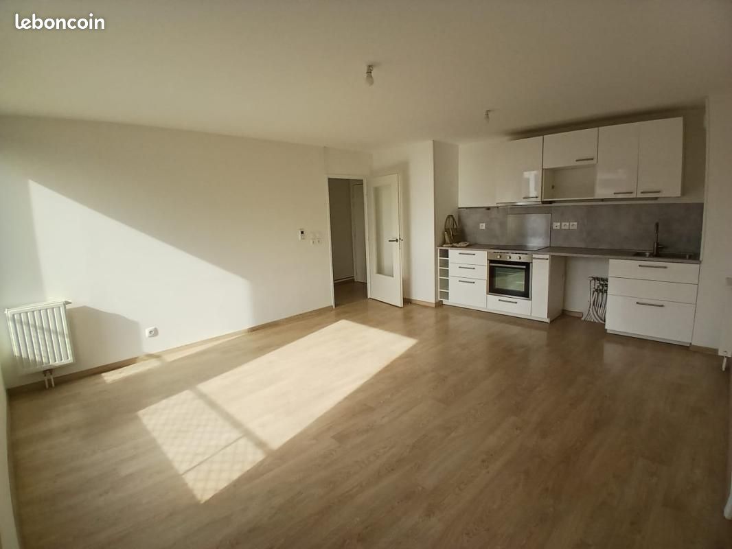 Appartement 3 pièces 58 m² · à Lille · 58 m² · 990 €