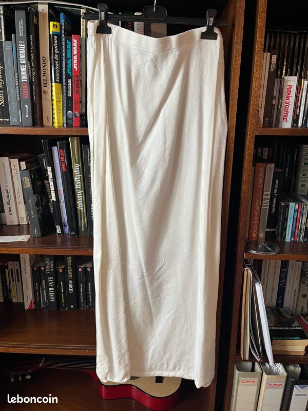 Tenue cocktail (image 1)