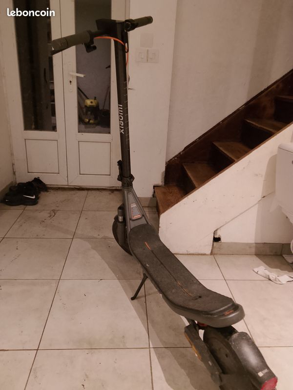 Trotinette électrique Xiaomi (image 1)