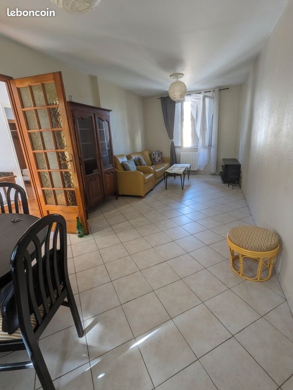 Parking 52 m² · à Brive-la-Gaillarde · 51,6 m² · 555 €/mois