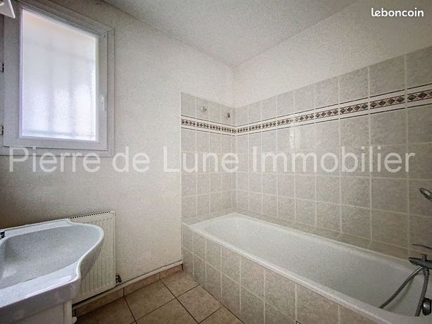 https://img.leboncoin.fr/api/v1/lbcpb1/images/92/9b/8e/929b8e7525acf32f4743a2204b5bb63f3ff9689c.jpg?rule=ad-image