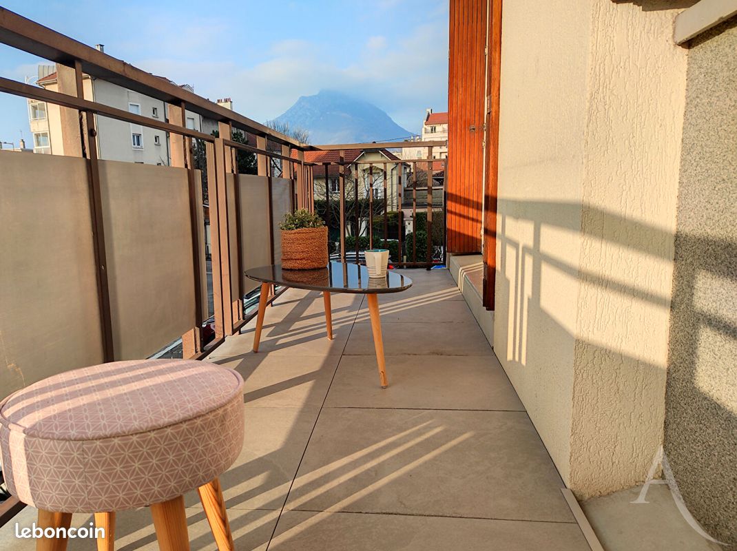 Appartement 2 pièces 53 m² · à Grenoble · 53 m² · 120 000 €