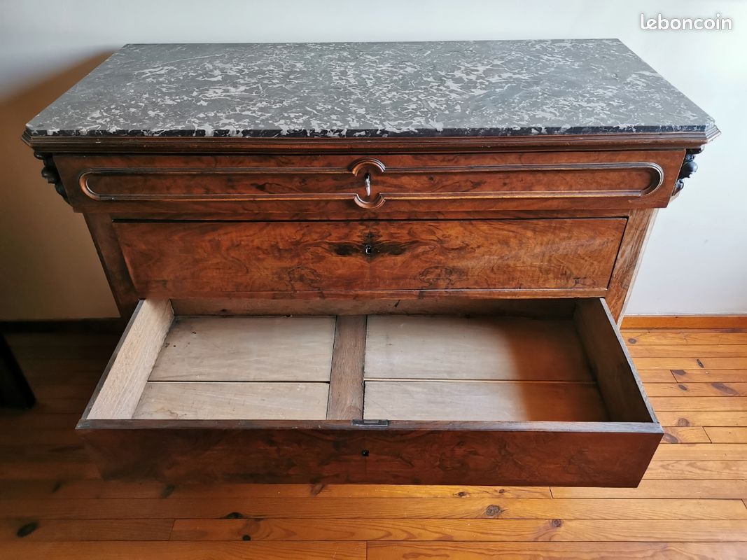 Commode ancienne en bois massif avec plateau en marbre - 4 tiroirs (image 8)